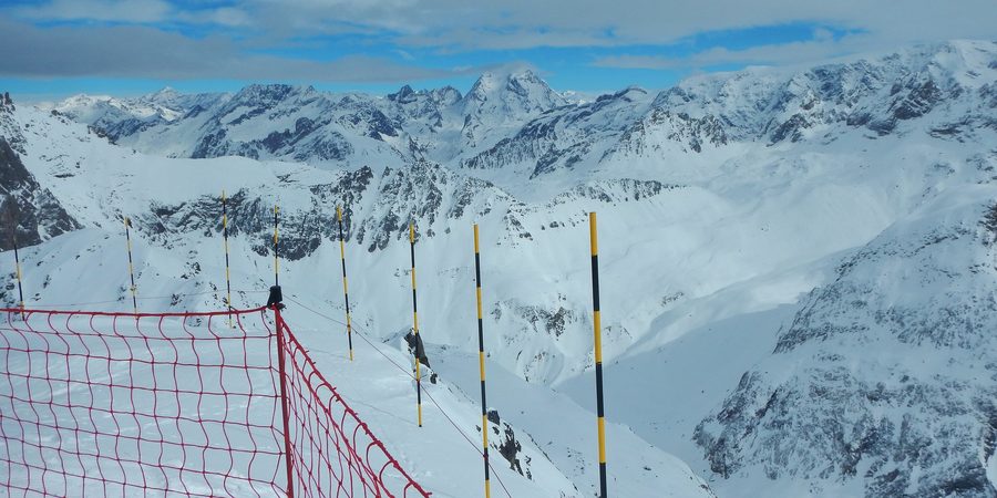 Горный ландшафт горнолыжной зоны Les Trois Vallées во французских Альпах