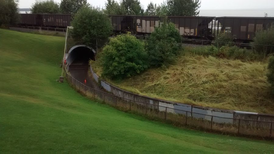 Тоннель Tony Knowles Coastal Trail под Alaska Railroad в Анкоридже
