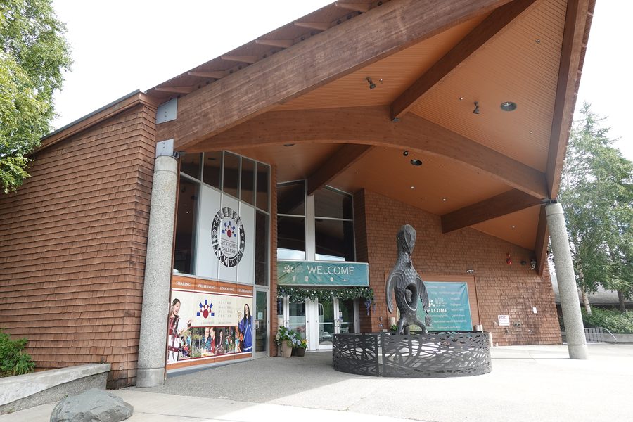 Праздник в саду в Alaska Native Heritage Center в Анкоридже