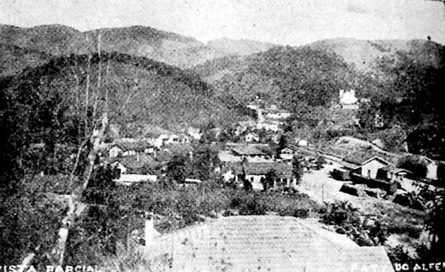 Исторический вид Пати-ду-Алферис в штате Рио-де-Жанейро около 1930 года