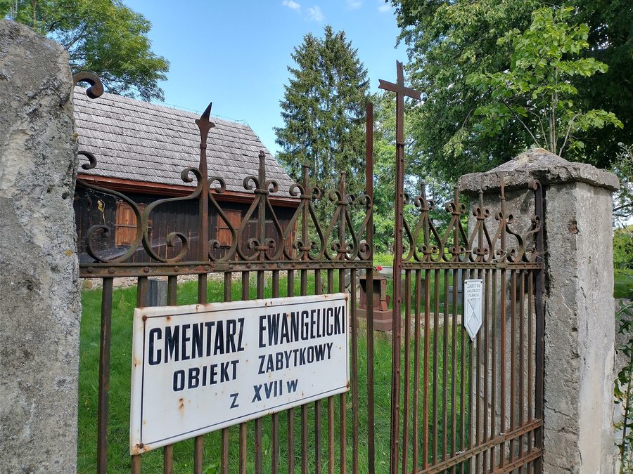 Старая евангелическая церковь в Венгруве