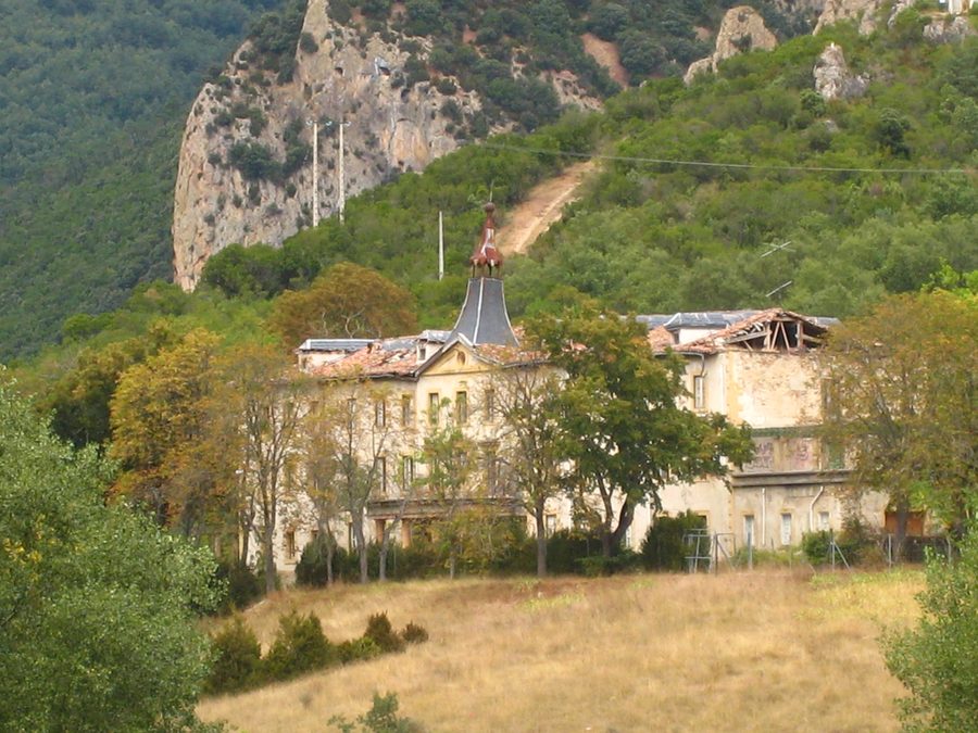 Бальнеарий Соброн в Алаве, в ландшафте Hoces del Sobrón