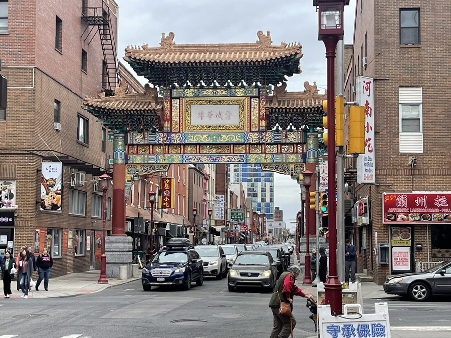 Уличная сцена в филадельфийском Chinatown