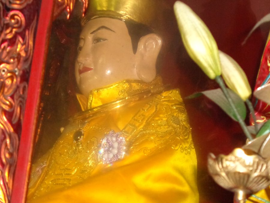 Đền Ông Hoàng Mười в Хыонгнгуене, Нгеан