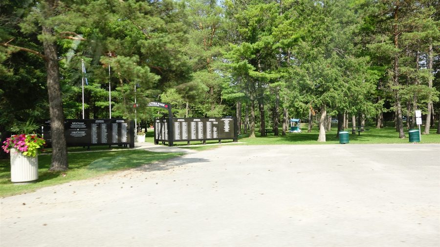 Peacekeepers Park в Ангусе, Онтарио