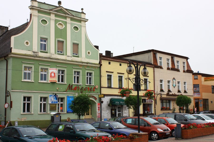 Рыnek и здания старого города в Крапковице