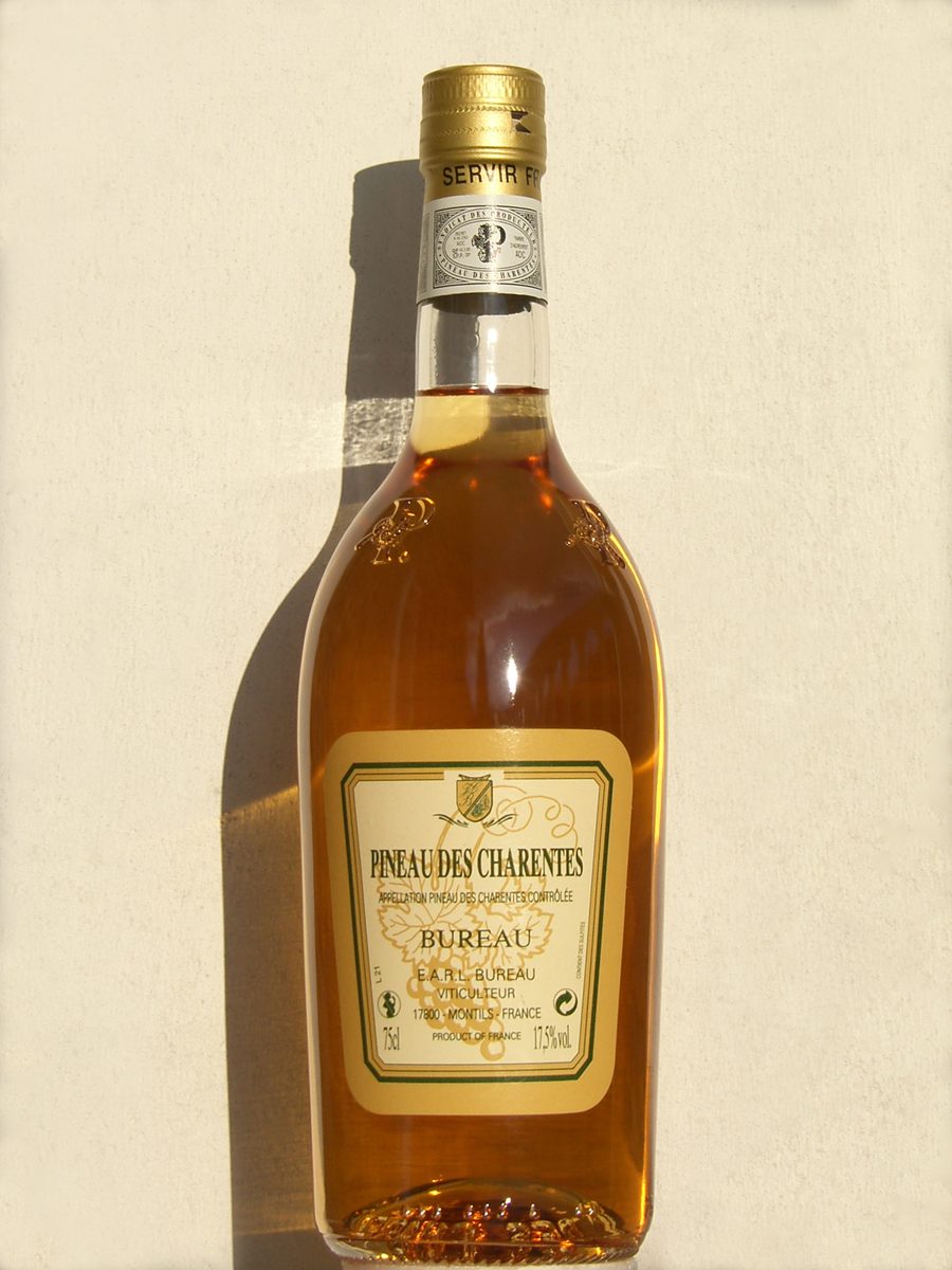 Бутылка Pineau des Charentes из Шаранта-Маритим