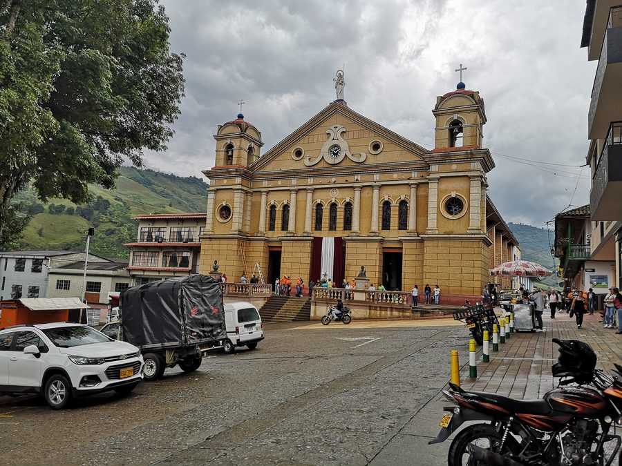 Фасад церкви Iglesia de San José de Pácora в Пакоре, Кальдас