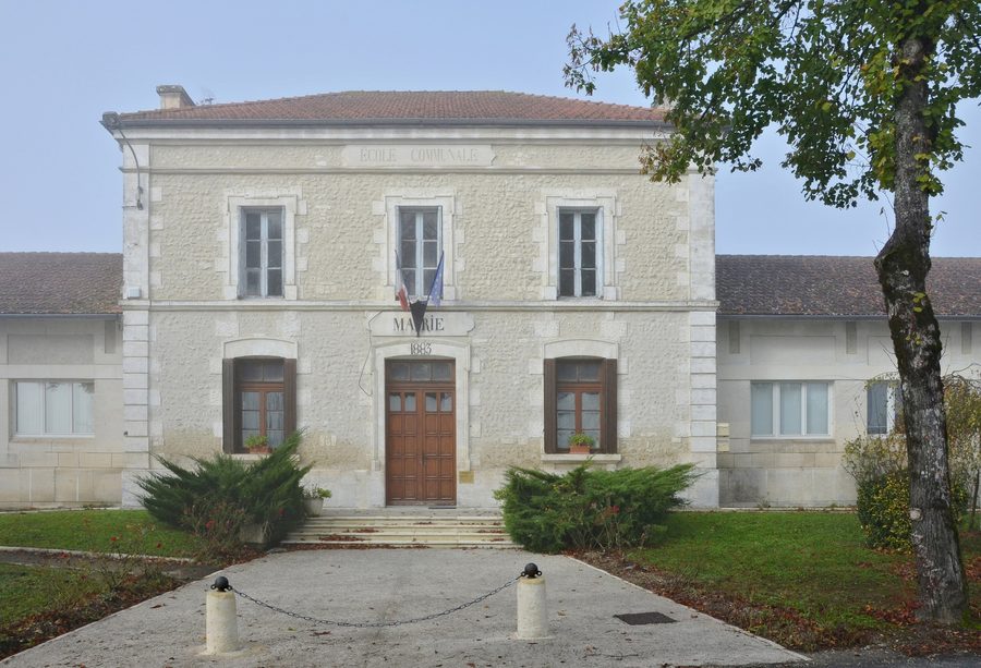 Городская ратуша Montignac-le-Coq, Шаранта, Франция