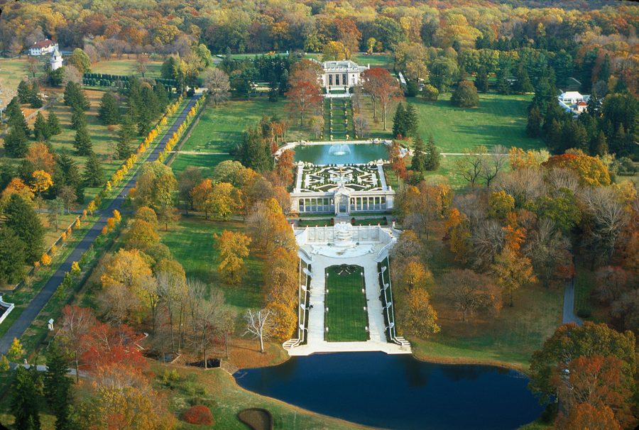 Аэрофотоснимок Nemours Mansion и его садов в Уилмингтоне.