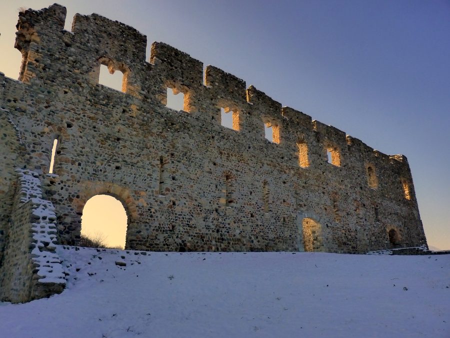 Кастелло ди Винтеббио, вид с восточной стороны