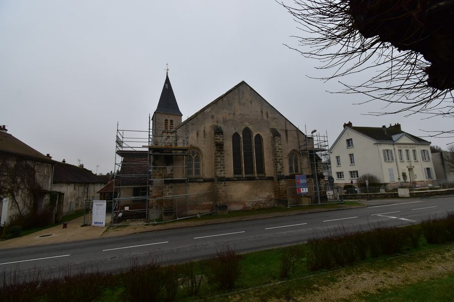 Église Saint-Sulpice de Maisoncelles-en-Brie в департаменте Сена и Марна