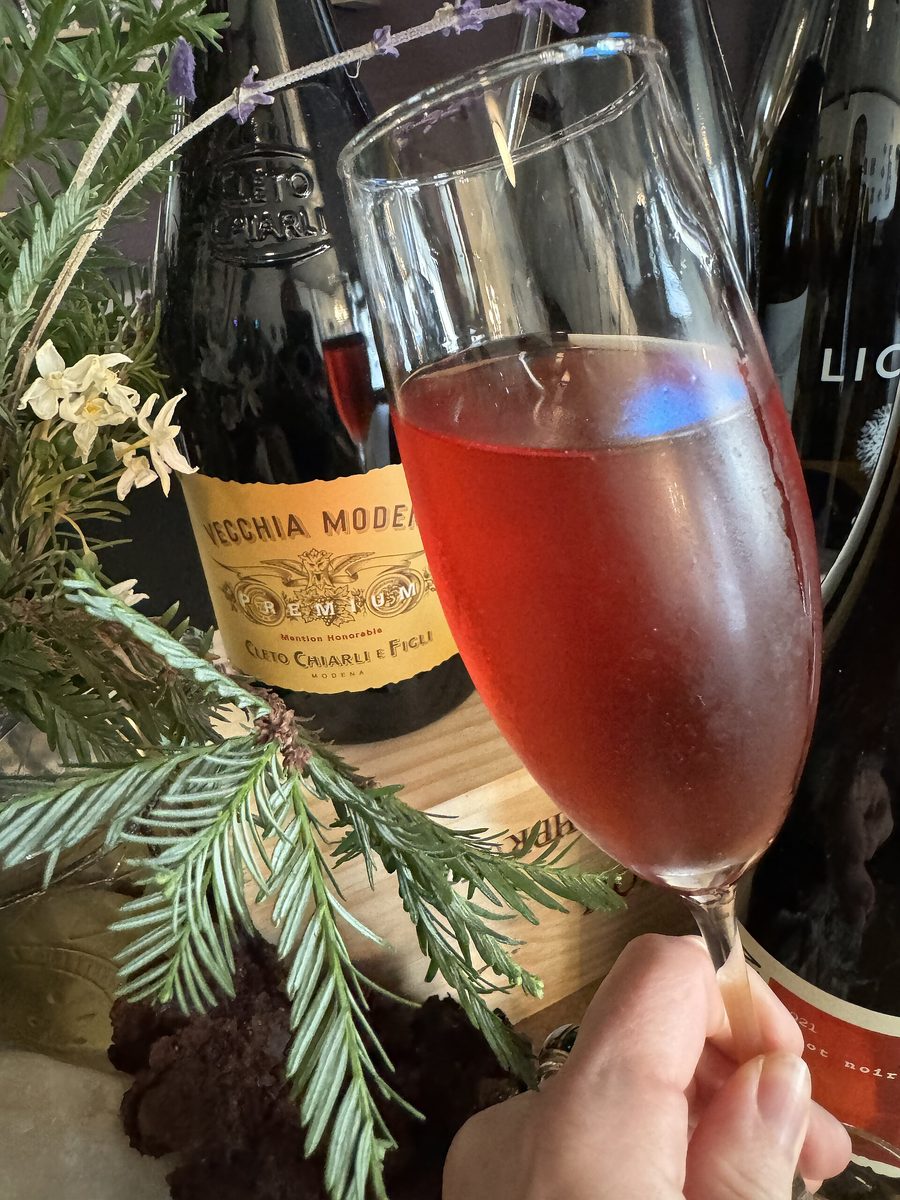 Бутылка Cleto Chiarli Vecchia Modena Lambrusco di Sorbara Secco