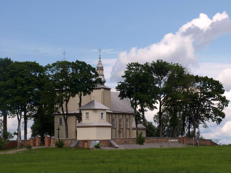 Церковь Šešuoliai в Литве