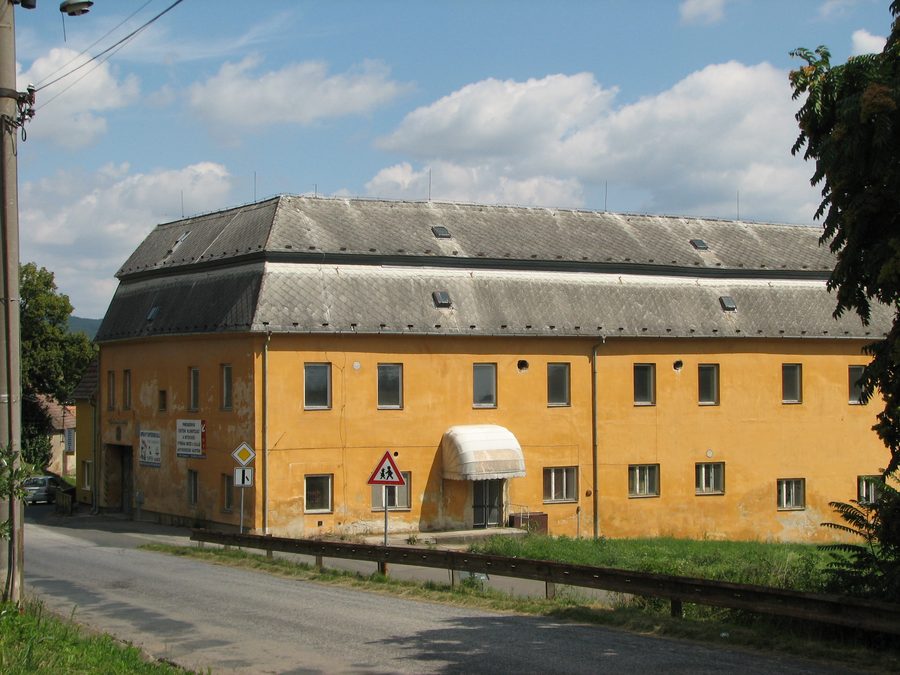 Маленький замок в Костелеце-у-Кийова