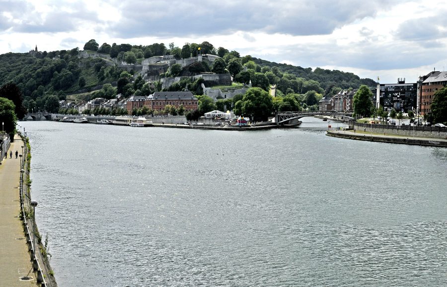 Слияние Мааса и Самбры с цитаделью Намюра