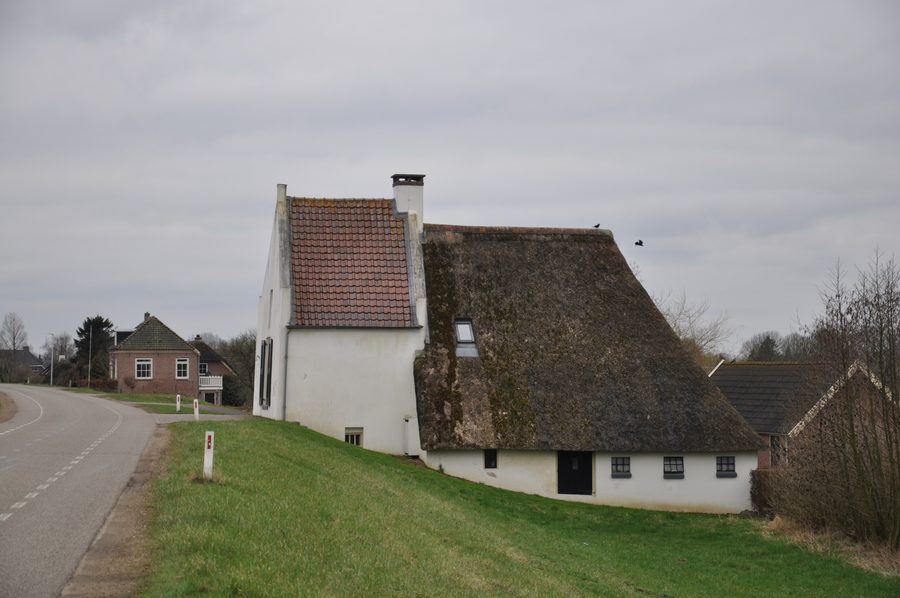 Дом вдоль IJsseldijk в Велсуме