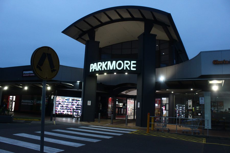 Вход в торговый центр Parkmore Shopping Centre в Keysborough