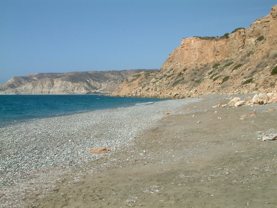 Пляж с видом на Pissouri Bay