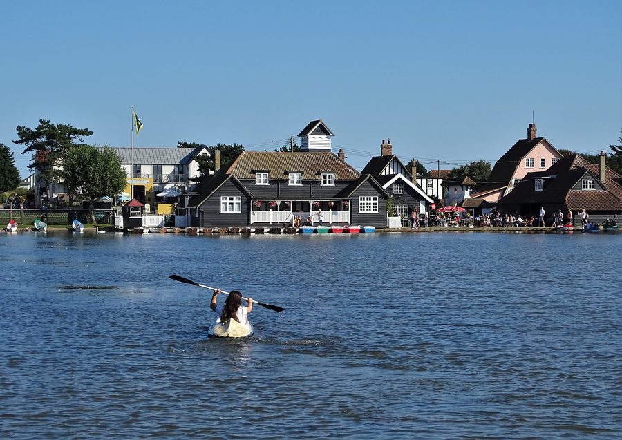 Каякеры на Thorpeness Meare