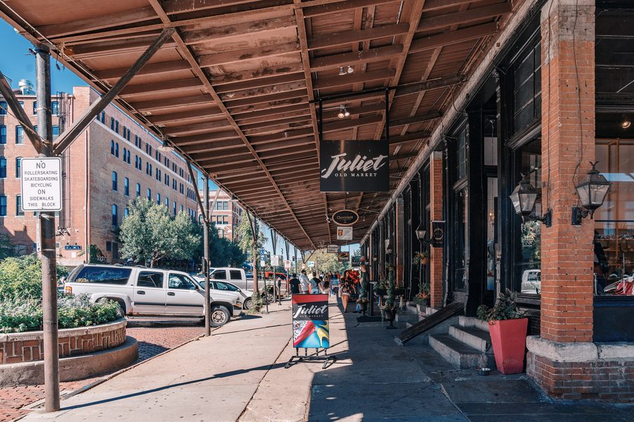 Магазины и рестораны в районе Old Market в Омахе